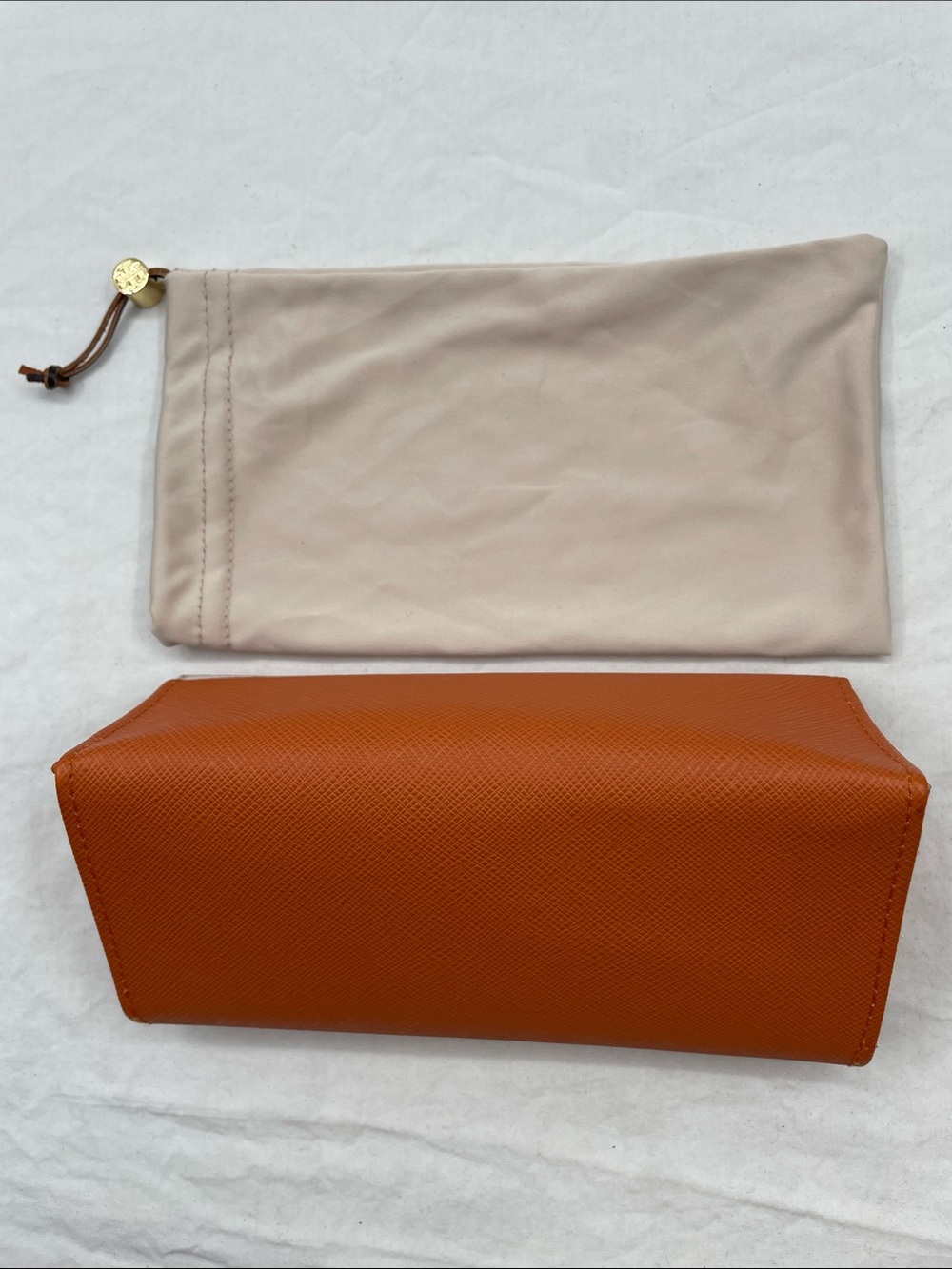 NEW! Tory Burch Saffiano Continental Glass Case with Logo Medallion & Dust Bag. - Picture 7 of 9